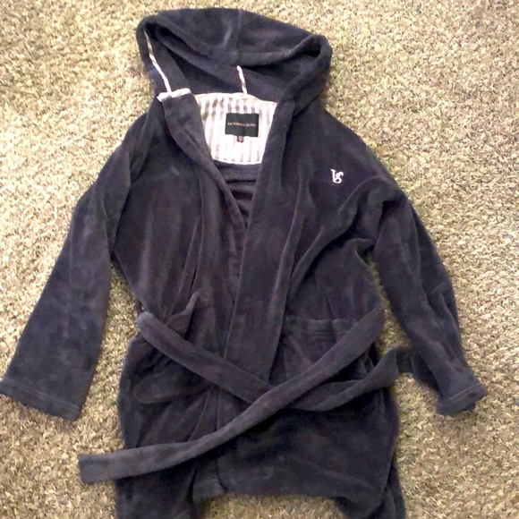 Victoria’s Secret Plush Robe gray - Picture 1 of 2